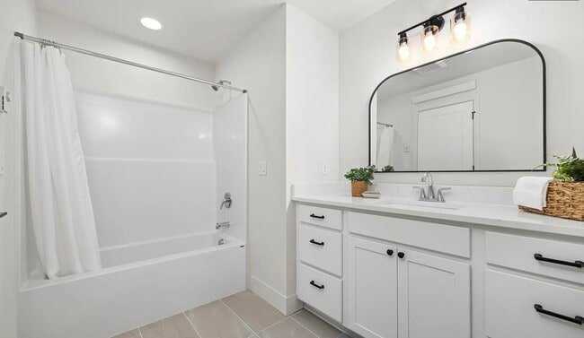 Building Photo - 218 N 54th Pl