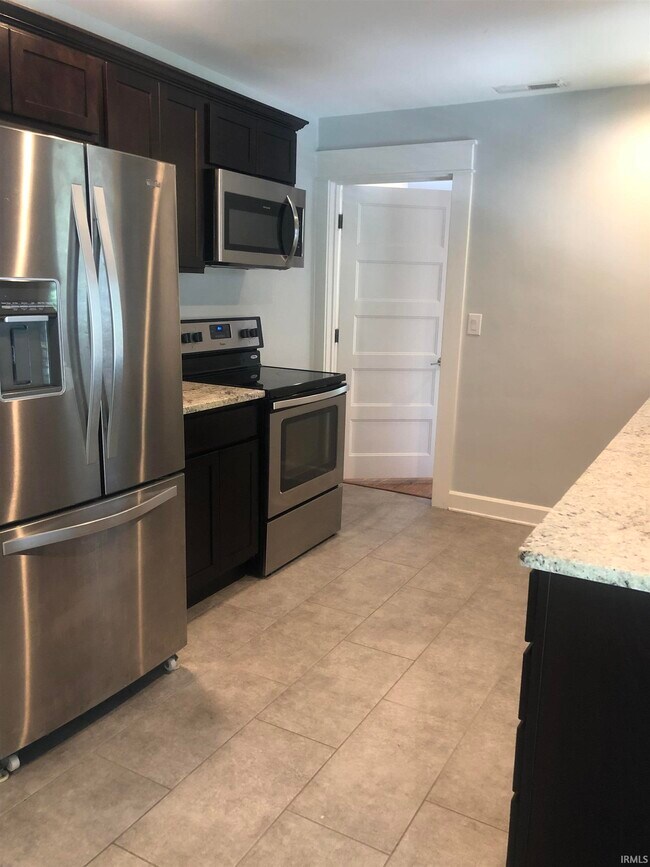 Building Photo - 729 E Hunter Ave