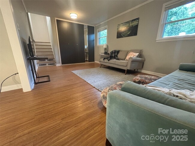 Building Photo - 4014 Sulkirk Rd