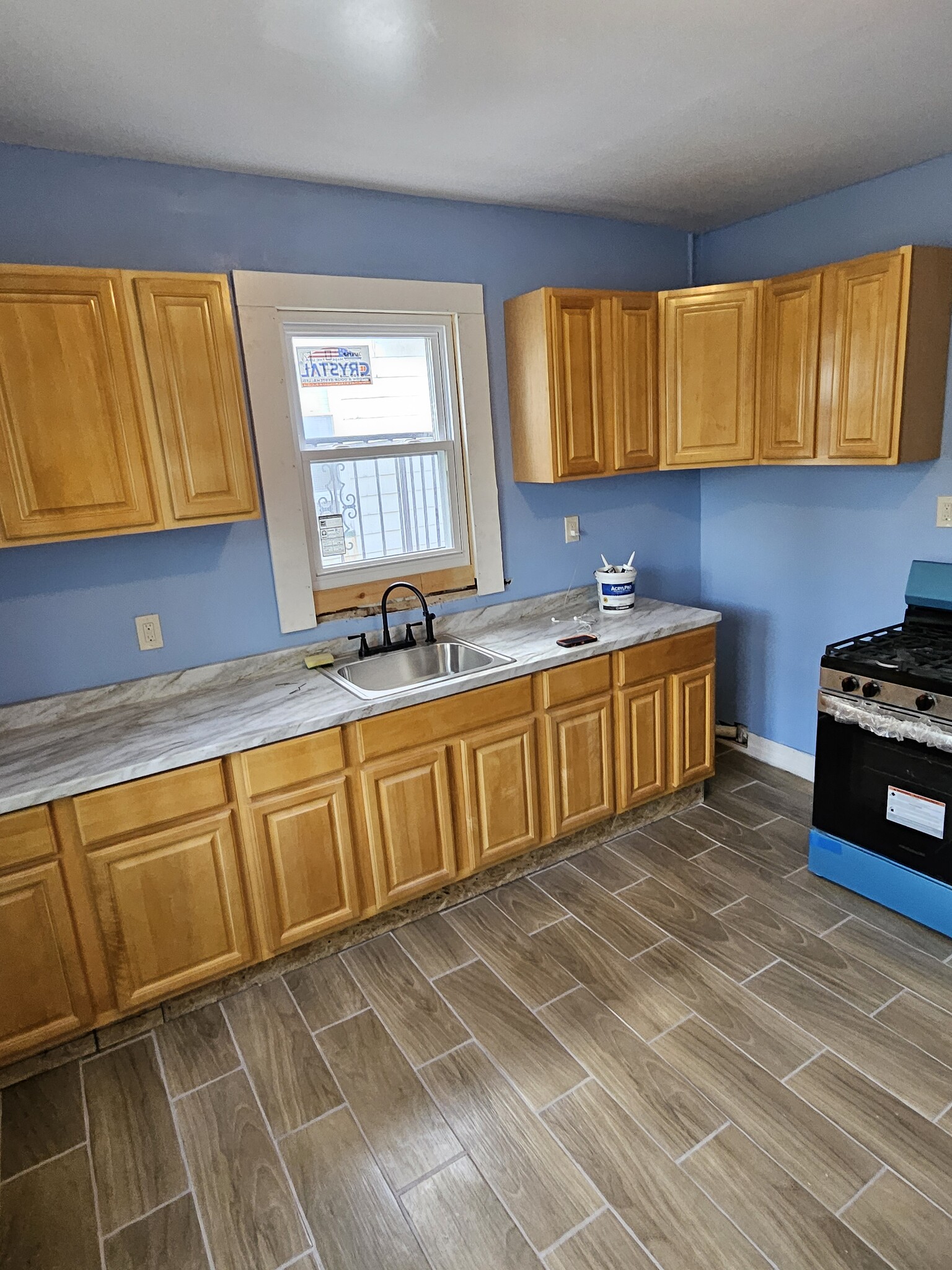 Huge kitchen - 63 Plymouth St