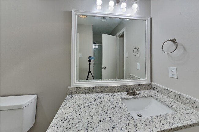 Building Photo - 21027 Terrace View Dr
