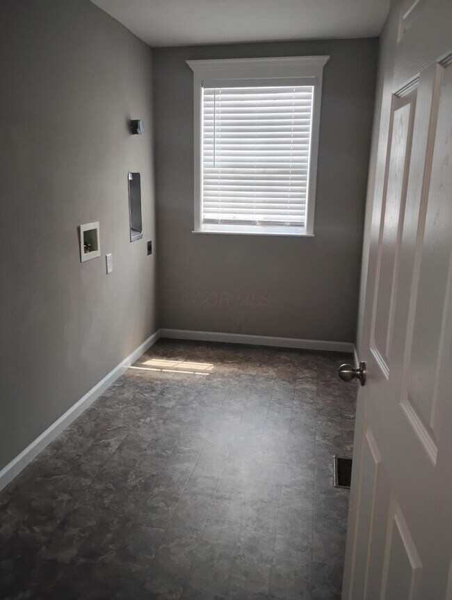 Building Photo - 1453 Hoovler Way