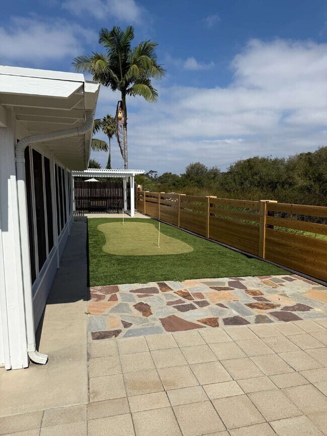 Building Photo - 5360 El Arbol Dr