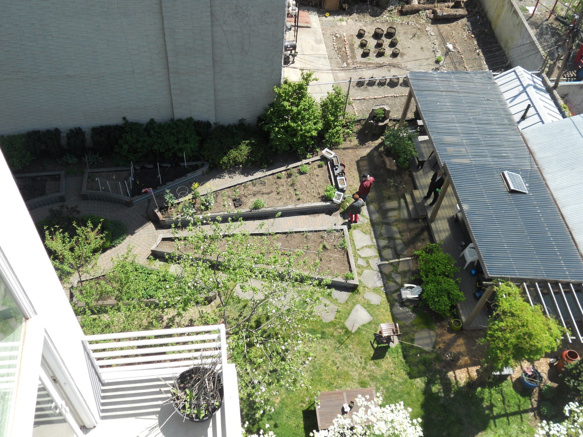 Building Photo - 130 Scholes St