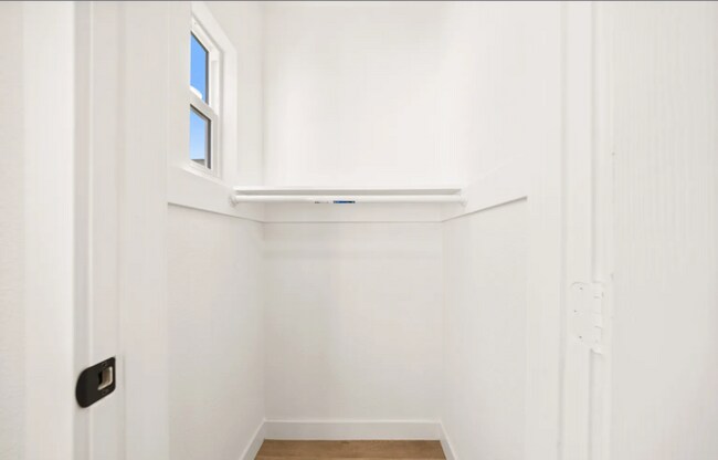 Building Photo - 2927 W Shorb St