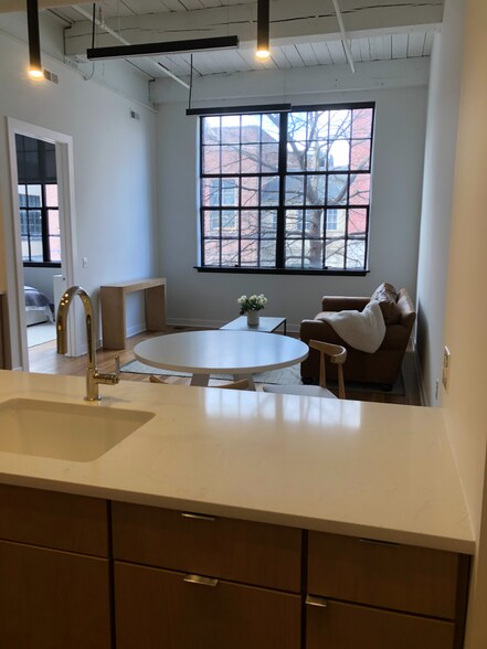 Building Photo - 2201 E Main St