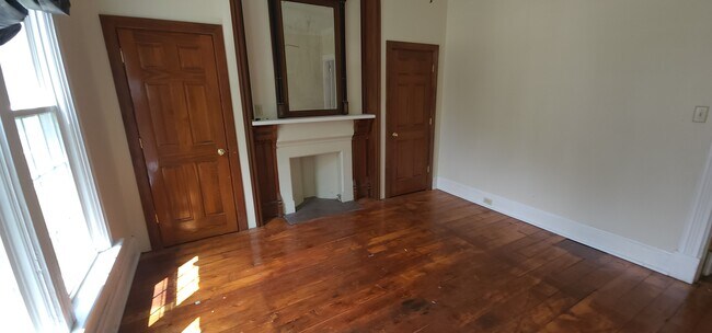 Building Photo - 446 Brightwood Ave