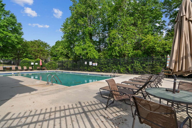 Building Photo - Spacious 4-Bedroom Retreat in Fuquay-Varin...