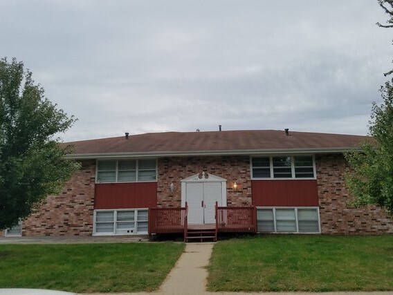 Primary Photo - Belmont Point Apartments
