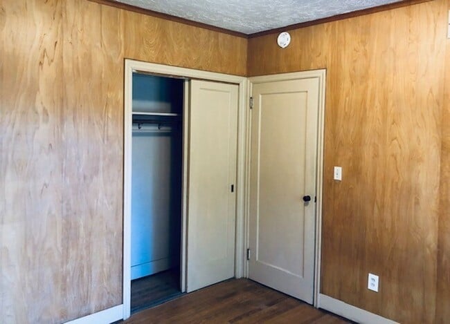 Building Photo - Cozy Gearhart Cottage