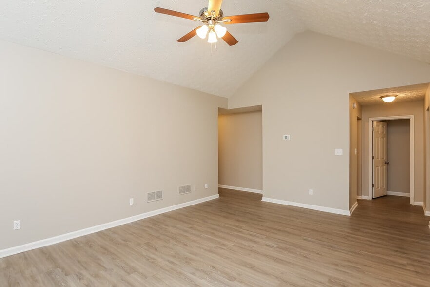 Building Photo - 2167 Mulberry Ln