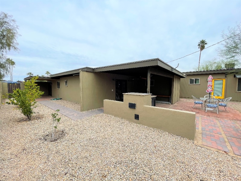 Building Photo - 3733 E Poinsettia Dr