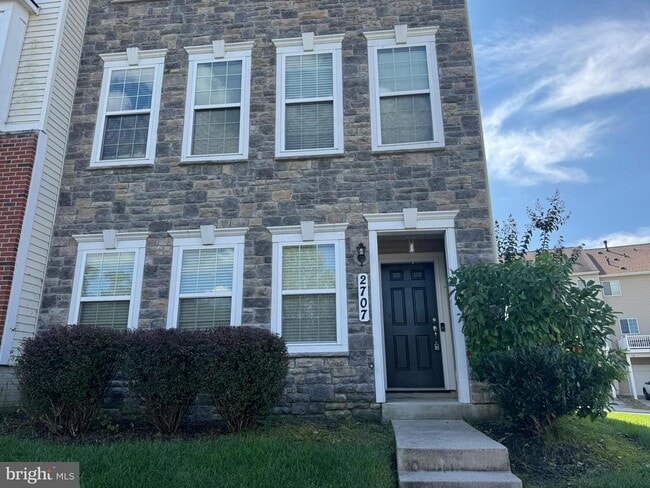 Building Photo - 2707 Sunnyside Ln