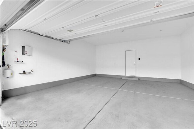Building Photo - GORGEOUS FURNISHED TOWNHOME IN SUMMERLIN!!!