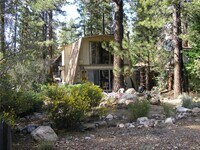 Building Photo - 2037 Fox Ln