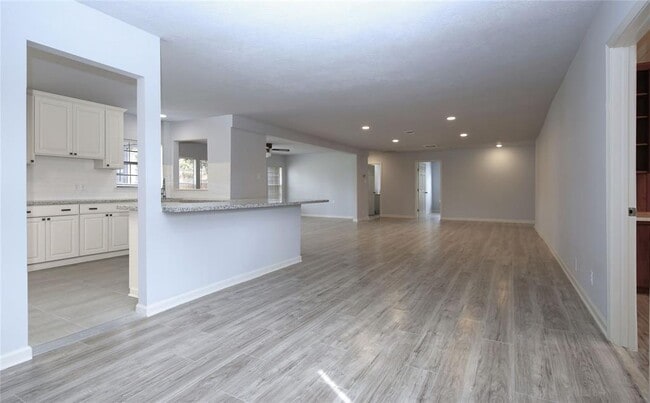 Building Photo - 5221 Palmetto St