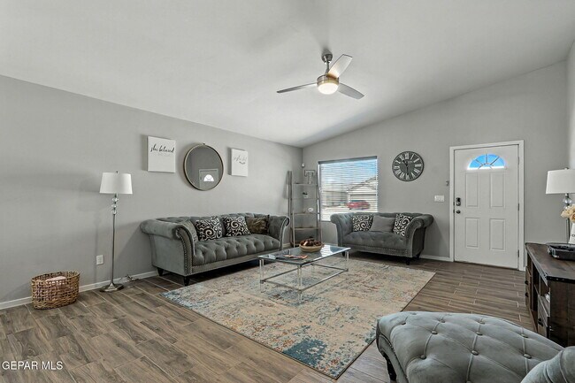 Building Photo - 404 Villa Ysleta