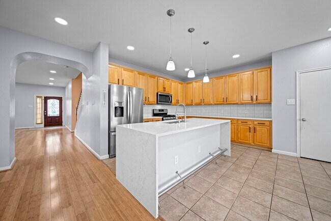 Building Photo - 6323 Channelbrook Ln