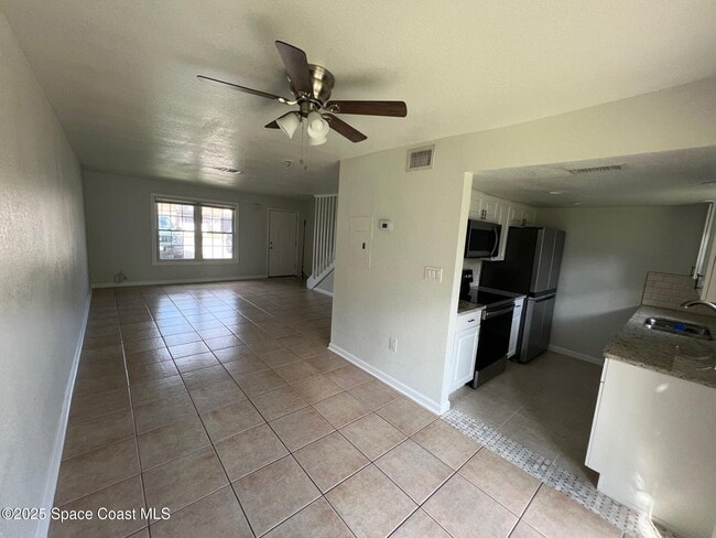 Building Photo - 1301 Arlington Ln NE