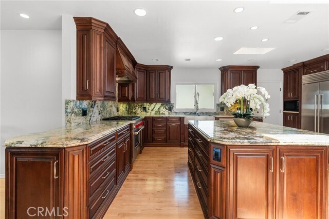 Building Photo - 321 Vía San Sebastian