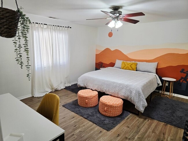Building Photo - Furnished 3 Bedroom 2 Bathroom Home
