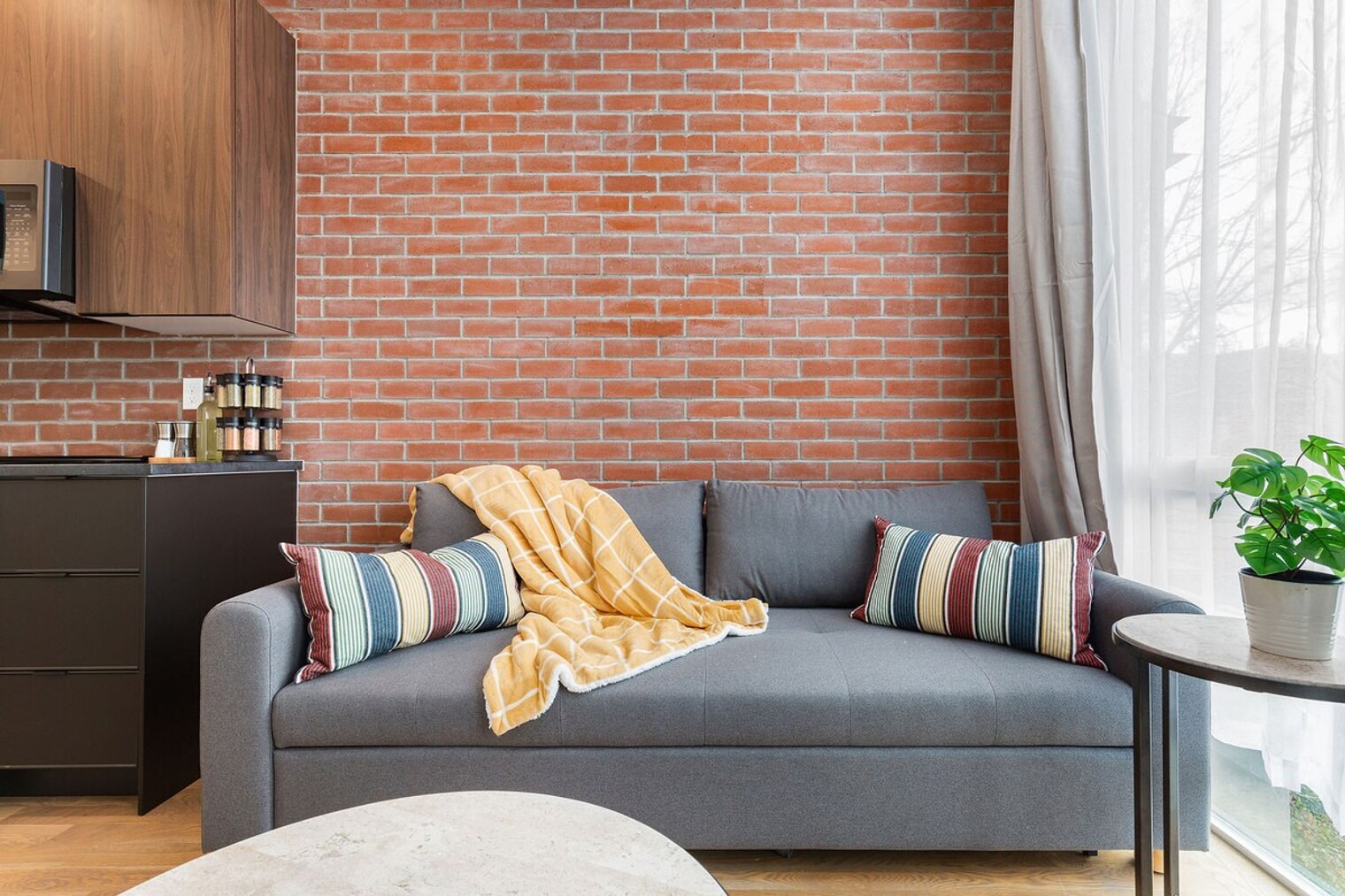 Building Photo - 905 17th Ave