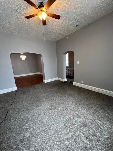 Building Photo - 2030 E Fair Ave