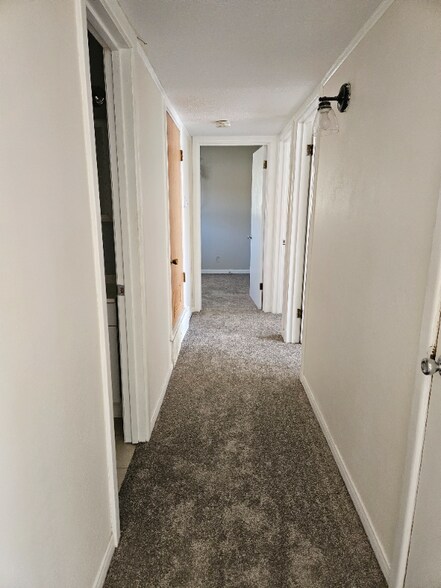 Building Photo - 2630 Jomar St