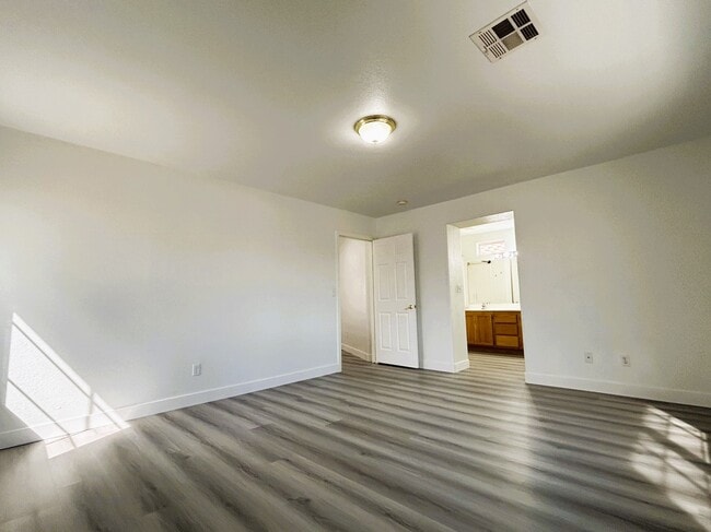 Building Photo - 10921 Napa Ridge Dr