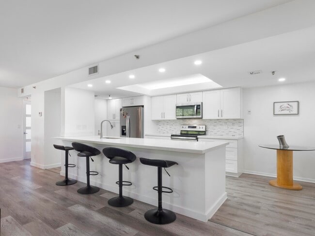 Building Photo - 955 Egret Cir