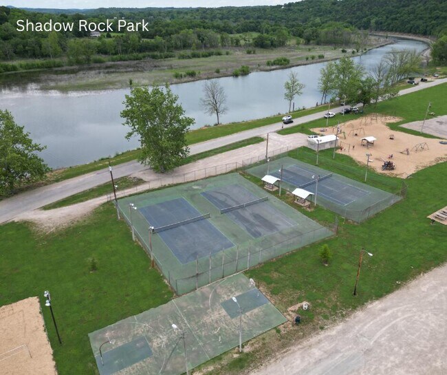 Building Photo - 164 Forsyth-Taneyville Rd