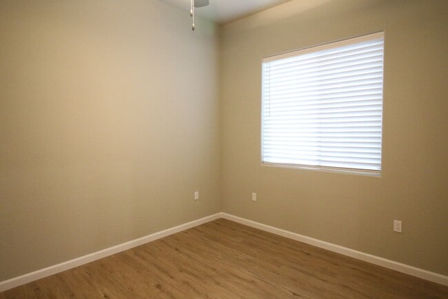 Building Photo - 6010 E Sussex Way