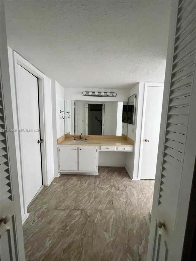 Building Photo - 5838 Collins Ave