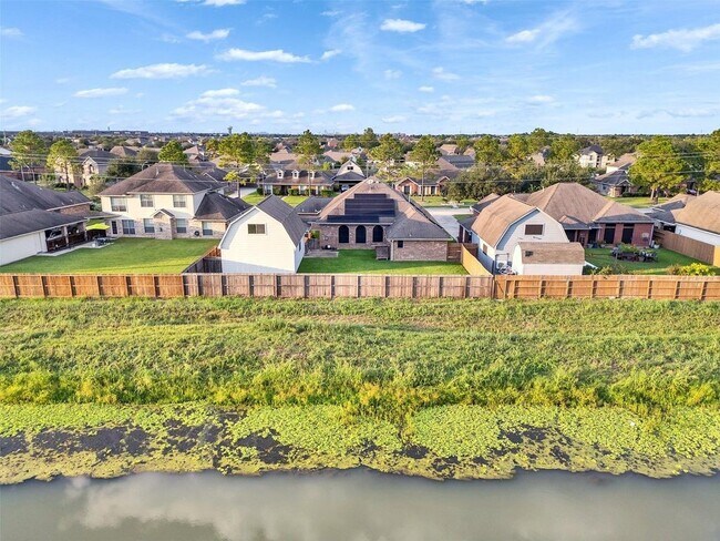 Building Photo - 2714 Brahman Dr