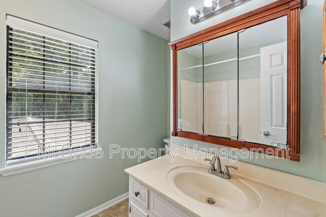 Building Photo - 539 Hunterdale Rd