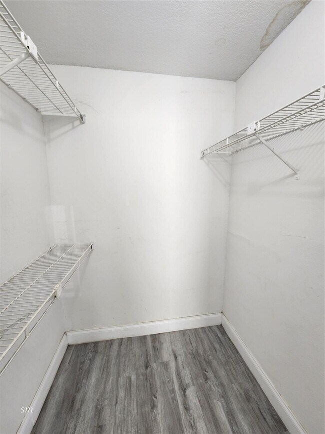 Building Photo - 2736 S University Dr