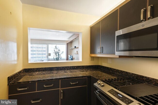 Building Photo - 4515 Willard Ave