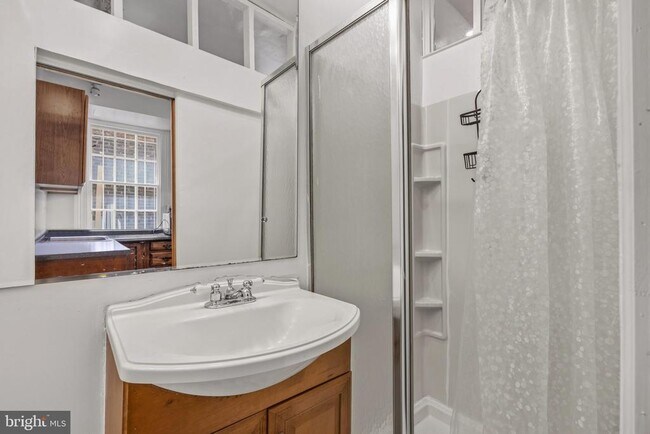Building Photo - 1205 4th St NW