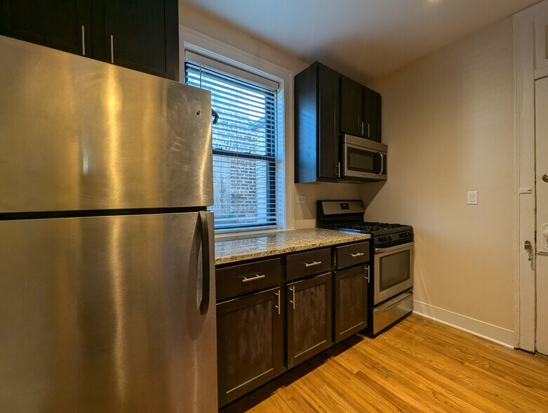 Building Photo - 2715 W Giddings St