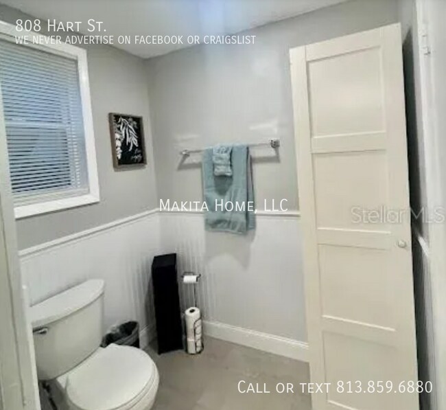 Building Photo - 808 Hart St