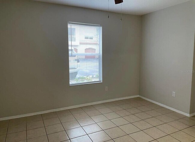 Building Photo - 827 Camargo Way