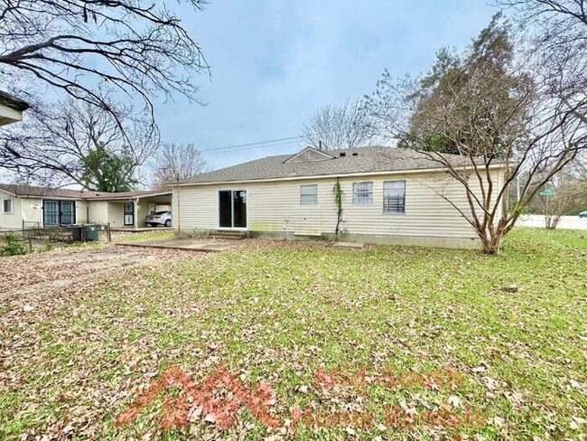 Building Photo - 3940 Schoolfield Rd