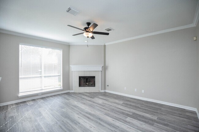 Building Photo - 18135 Somerset Knolls Ct