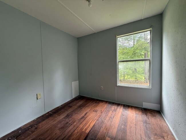 Building Photo - 3 Bedroom Home for Rent