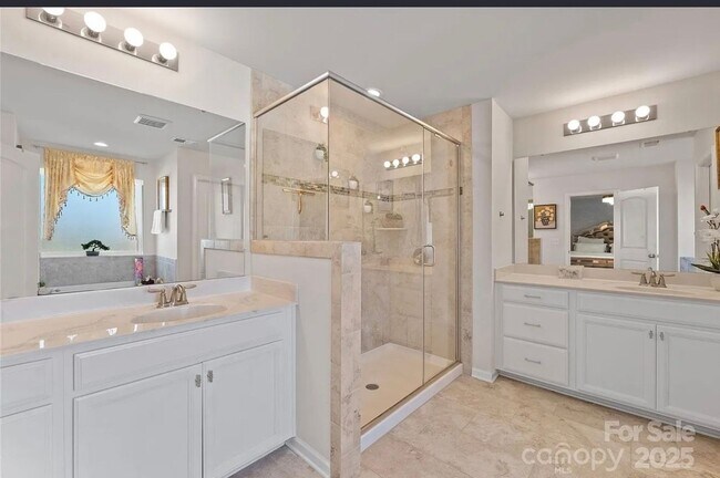 Building Photo - Stunning 4BR House + Office, in Charlotte