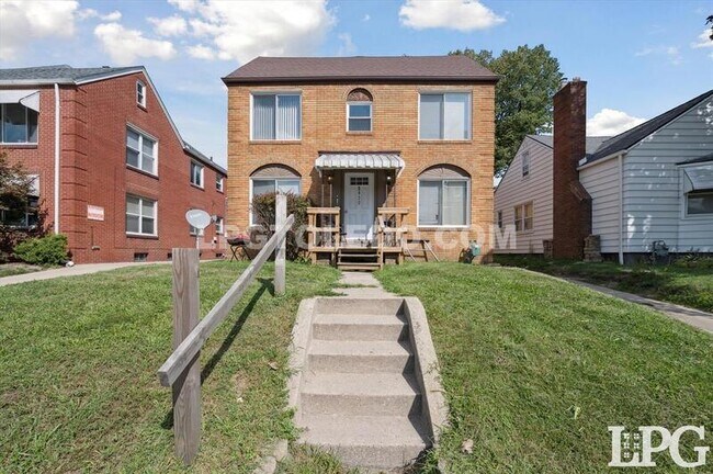 Building Photo - 3430 Douglas Rd