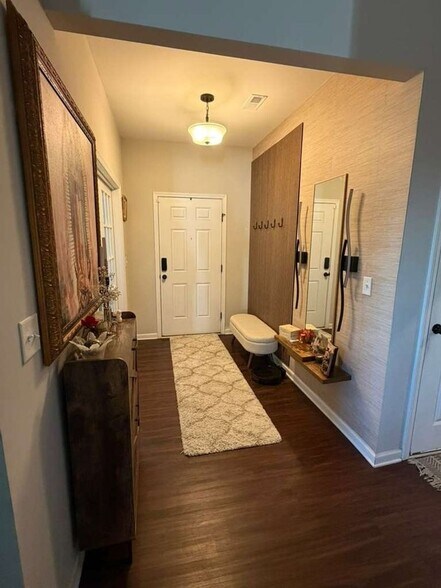 Building Photo - 332 Ox Bow Cir