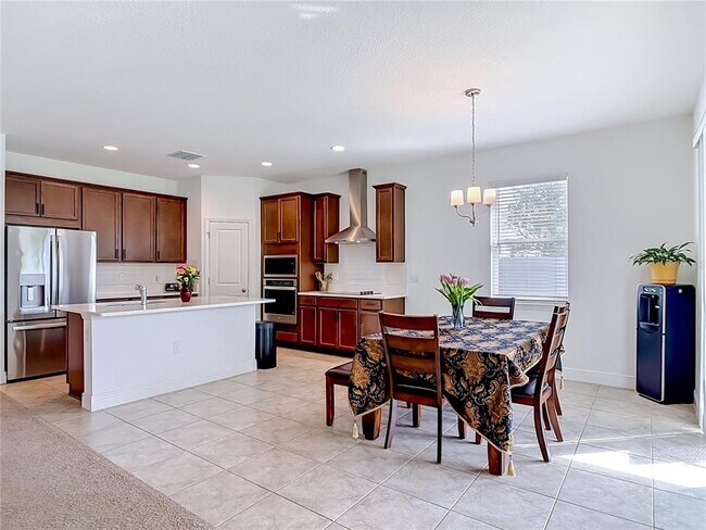 Building Photo - 792 Hyperion Dr