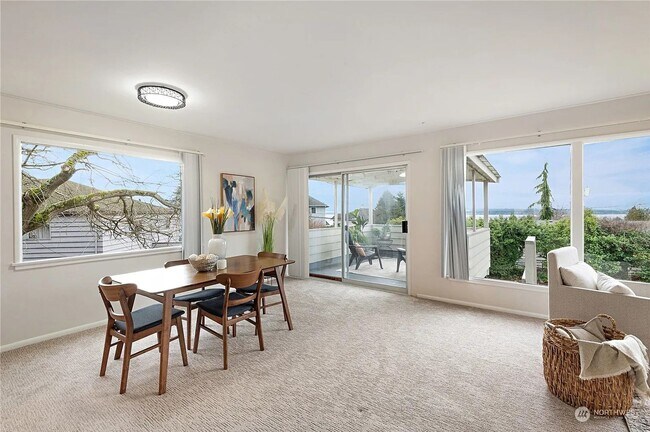 Building Photo - Amazing Richmond Beach Retreat 2bd 2ba