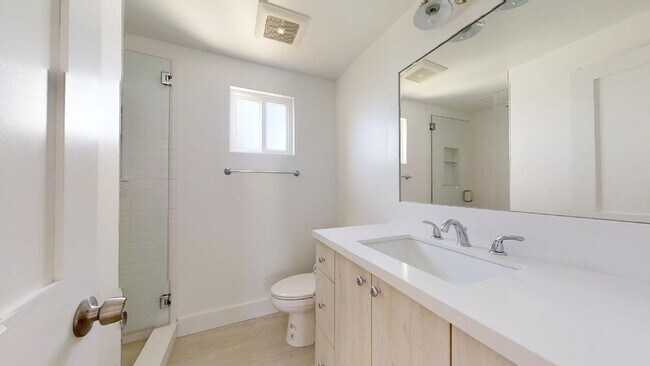 Building Photo - Brand New 2-Bedroom / 2-Bath on the Avenues in Redondo Beach!